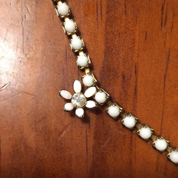 Vintage Necklace and Screw Back Earrings Set - Picture 2 of 10